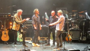 10cc - Clever Clogs. Live in Concert háttérkép