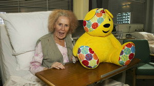 Catherine Tate's Nan vs Holby City háttérkép