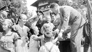 Hitler und die Kinder vom Obersalzberg háttérkép