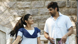 బ్రోచేవారెవరురా háttérkép