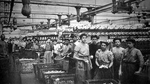 Le Siècle des couturières háttérkép