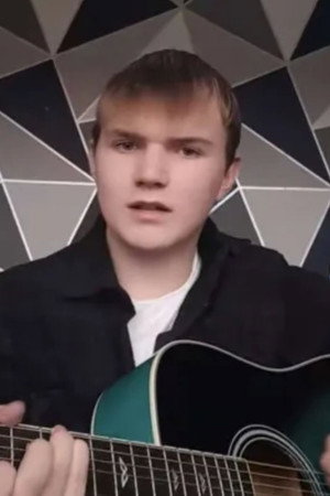 Carson Queen profil kép