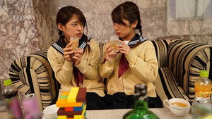 ひよこ女子にお酒を●ませてみたら効果絶大。べろんべろんに酔っぱらって若い身体を好き勝手楽しむことができました。 háttérkép