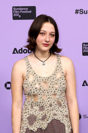 Lily Collias profil kép