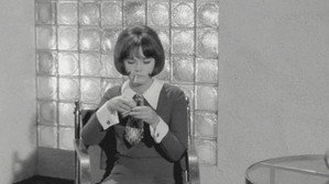 Un film cu o fată fermecătoare háttérkép