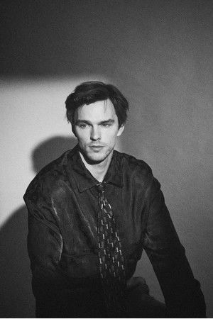 Nicholas Hoult profil kép