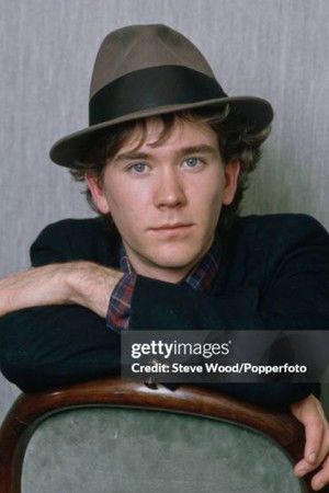 Timothy Hutton profil kép