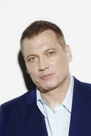 Holt McCallany profil kép